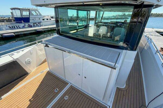 Axopar 37 Cabin Yacht For Sale