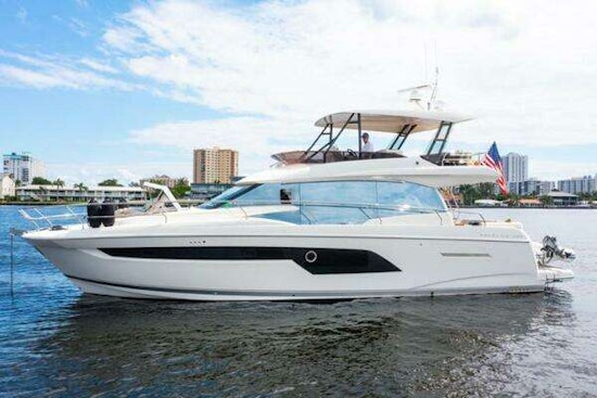 Prestige 520 Fly Yacht For Sale