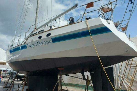 Roberts Custom Pilothouse Yacht For Sale