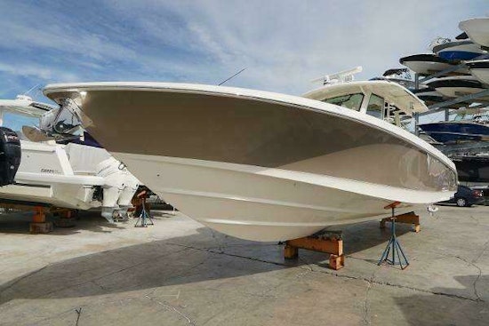 Boston Whaler 380 Outrage Yacht For Sale