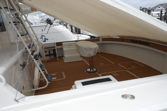 Hatteras 54 CONVERTIBLE Yacht For Sale