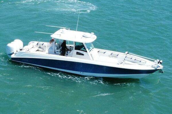 Boston Whaler 370 Outrage Yacht For Sale