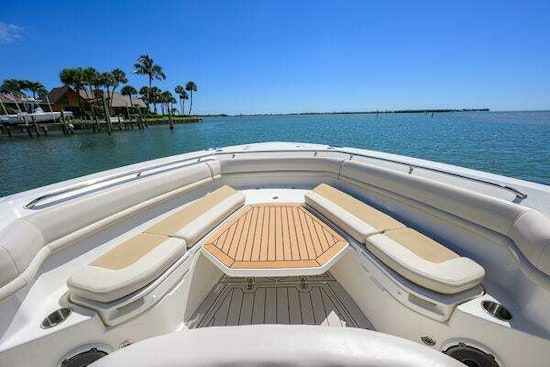 Boston Whaler 380 Outrage Yacht For Sale