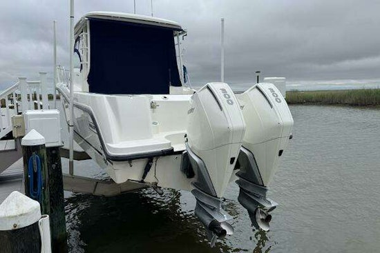 Boston Whaler 315 Conquest Yacht For Sale