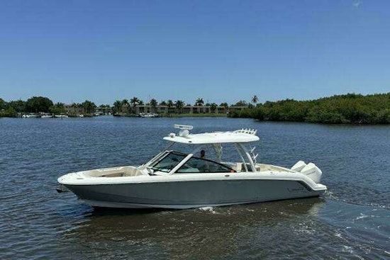 Boston Whaler 320 Vantage Yacht For Sale