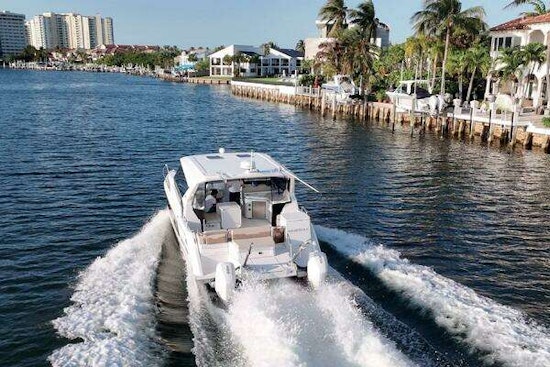 Aquila 36 Hydro Foil Yacht For Sale