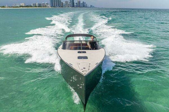VanDutch 40 Yacht For Sale