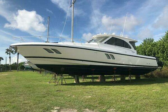Intrepid 475 Sport yacht wheel house Yacht For Sale