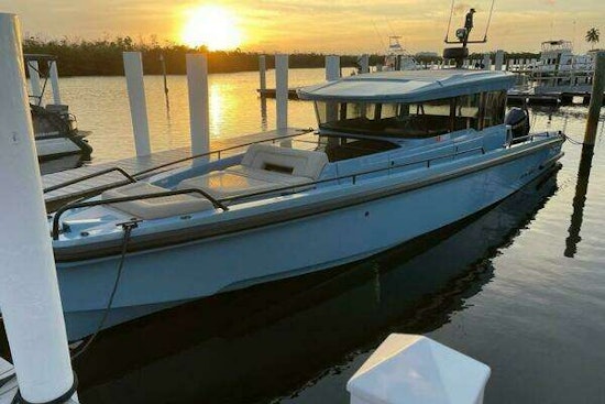 Axopar Shadow 900 Yacht For Sale