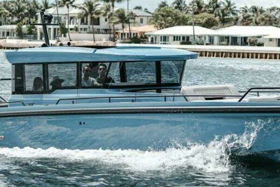 Axopar Shadow 900 Yacht For Sale