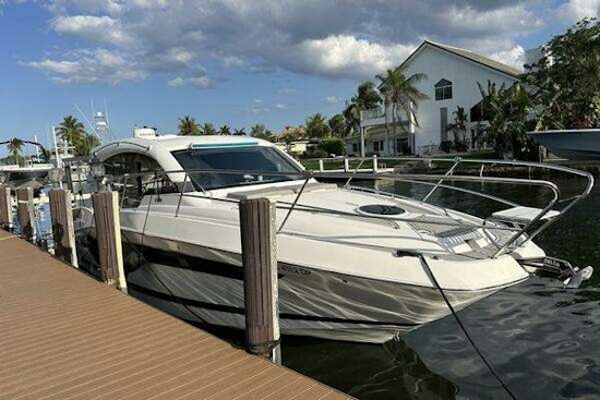 Four Winns Vista 355 Coupe Yacht For Sale