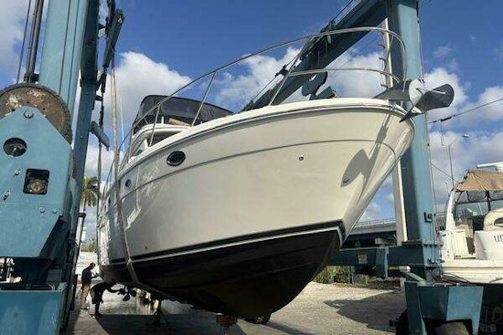 Meridian 411 Sedan Bridge Yacht For Sale