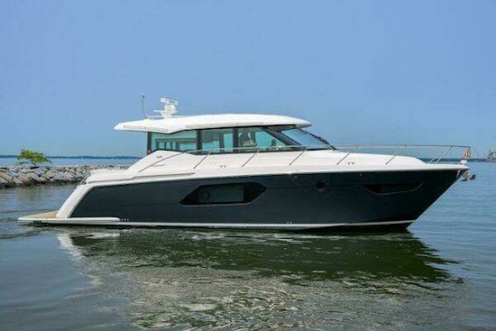 Tiara Yachts 49 Coupe Yacht For Sale