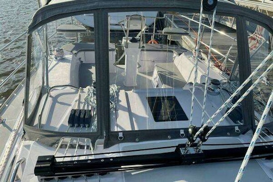 Catalina C355 Yacht For Sale