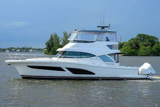 Riviera 46 Sports Motor Yacht Yacht For Sale