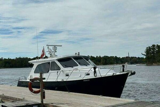 Dovercraft 42 PH Coupe Yacht For Sale