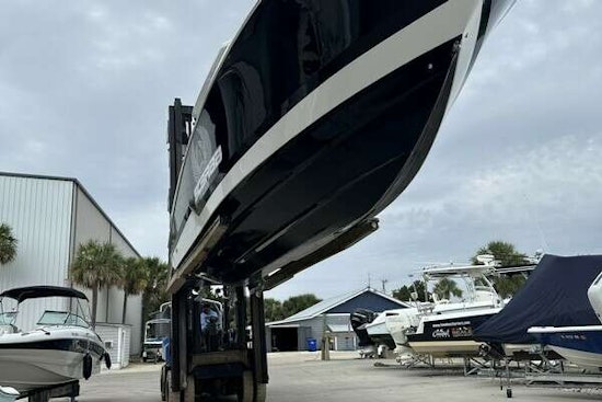 Wellcraft 352 Fisherman Center Console Yacht For Sale