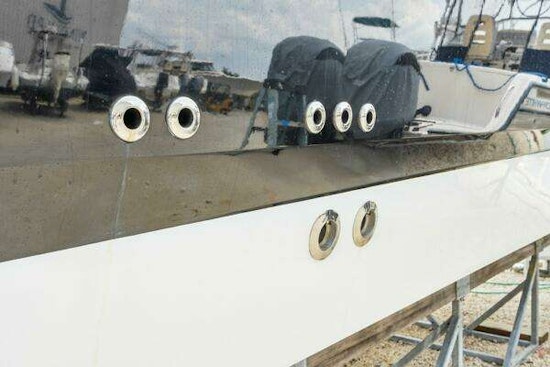 Wellcraft 352 Fisherman Center Console Yacht For Sale