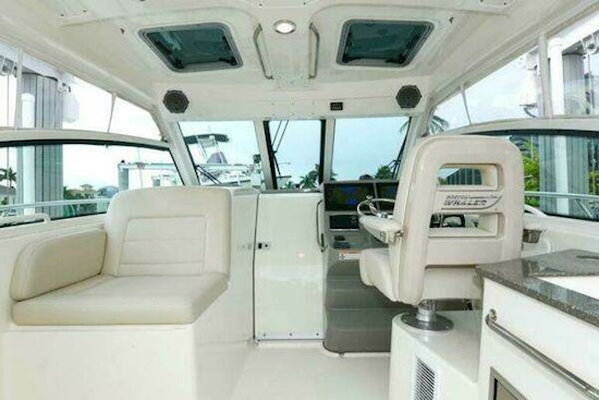 Boston Whaler  Yacht For Sale