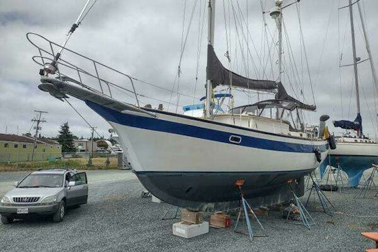 Islander Freeport Yacht For Sale