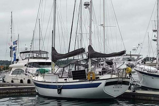 Islander Freeport Yacht For Sale