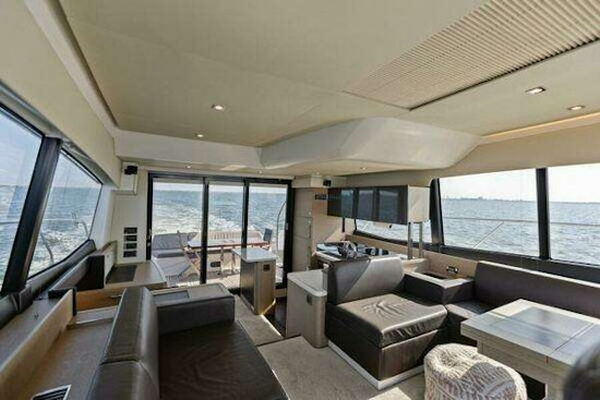 Prestige 550 Flybridge Yacht For Sale