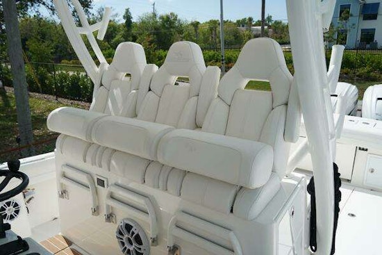Regulator 37 Yacht For Sale