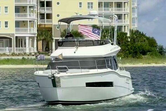 Carver C36 Command Bridge Yacht For Sale
