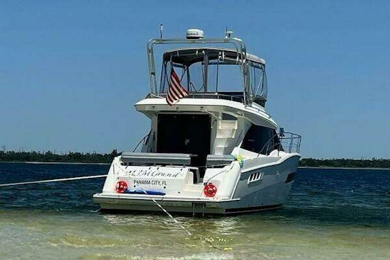 Carver C36 Command Bridge Yacht For Sale