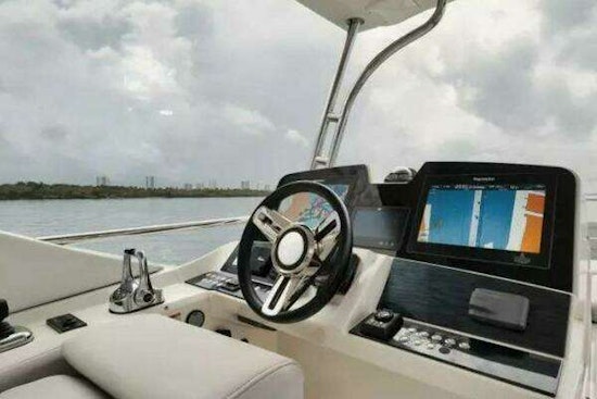 Sea Ray L550 Fly Yacht For Sale