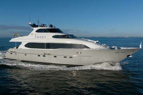 Lazzara Yachts  Yacht For Sale