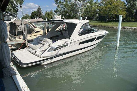 Four Winns H350 Yacht For Sale