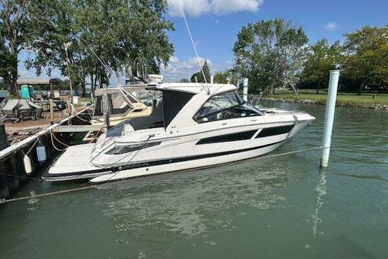 Four Winns H350 Yacht For Sale