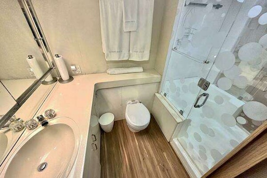 Hatteras Cockpit Motoryacht Yacht For Sale