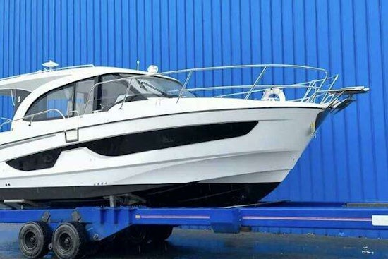 Beneteau Antares Yacht For Sale