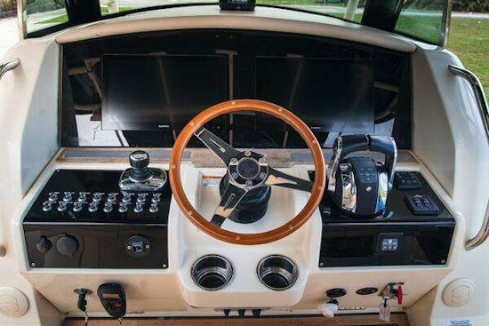 Chris-Craft Catalina 34 Yacht For Sale