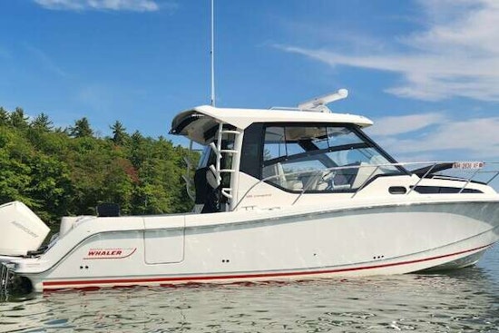 Boston Whaler 325 Conquest Yacht For Sale