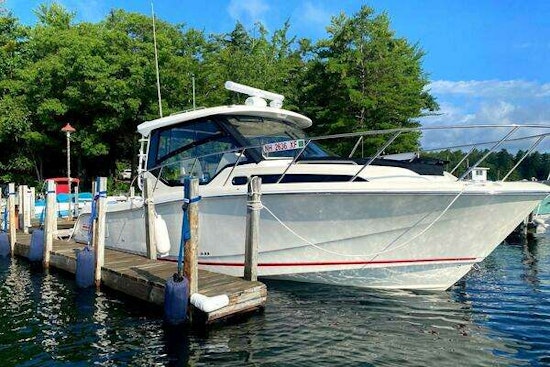 Boston Whaler 325 Conquest Yacht For Sale