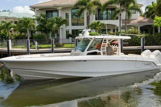 Boston Whaler 380 Outrage Yacht For Sale