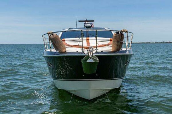 Marquis 500 Sport Coupe Yacht For Sale