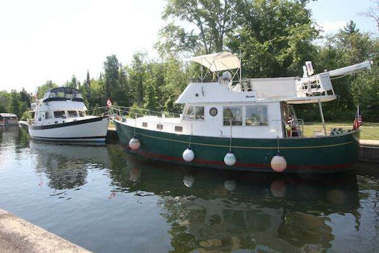 Willard Flybridge Sedan Trawler Yacht For Sale