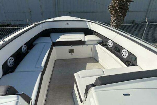 Monterey 355 Super Sport Yacht For Sale