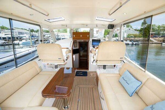 MJM 40z Yacht For Sale