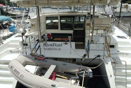 Lagoon 420 Owner's Version Yacht For Sale