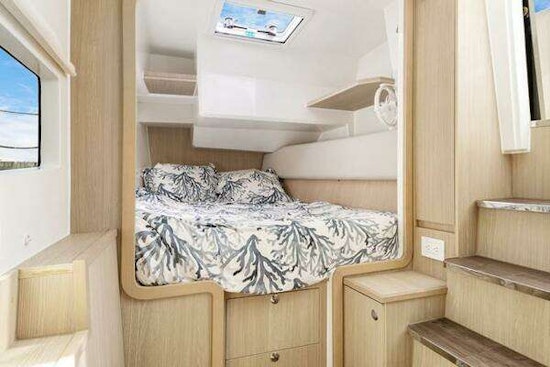 Aquila 36 Sport Yacht For Sale