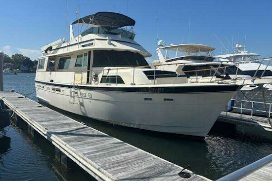 Hatteras Flybridge Yacht For Sale