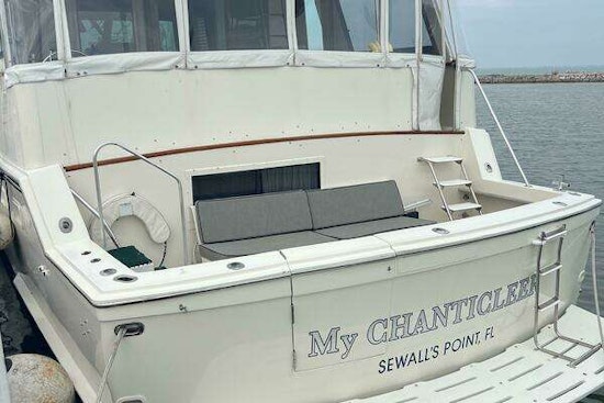 Hatteras 61 CPMY Yacht For Sale