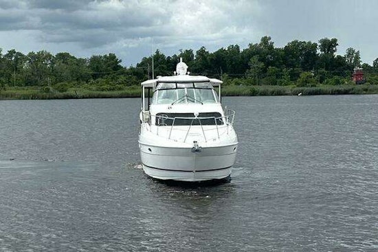 Cruisers Yachts 405 Yacht For Sale