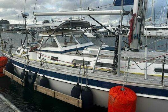 Hallberg-Rassy 42 Yacht For Sale