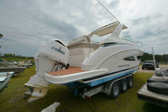 Regal 33XO Yacht For Sale